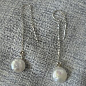 Earrings with freshwater