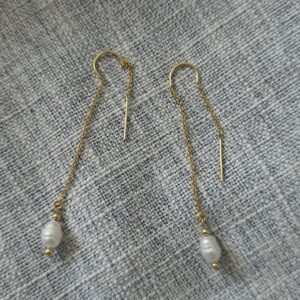 Earrings with freshwater pearls